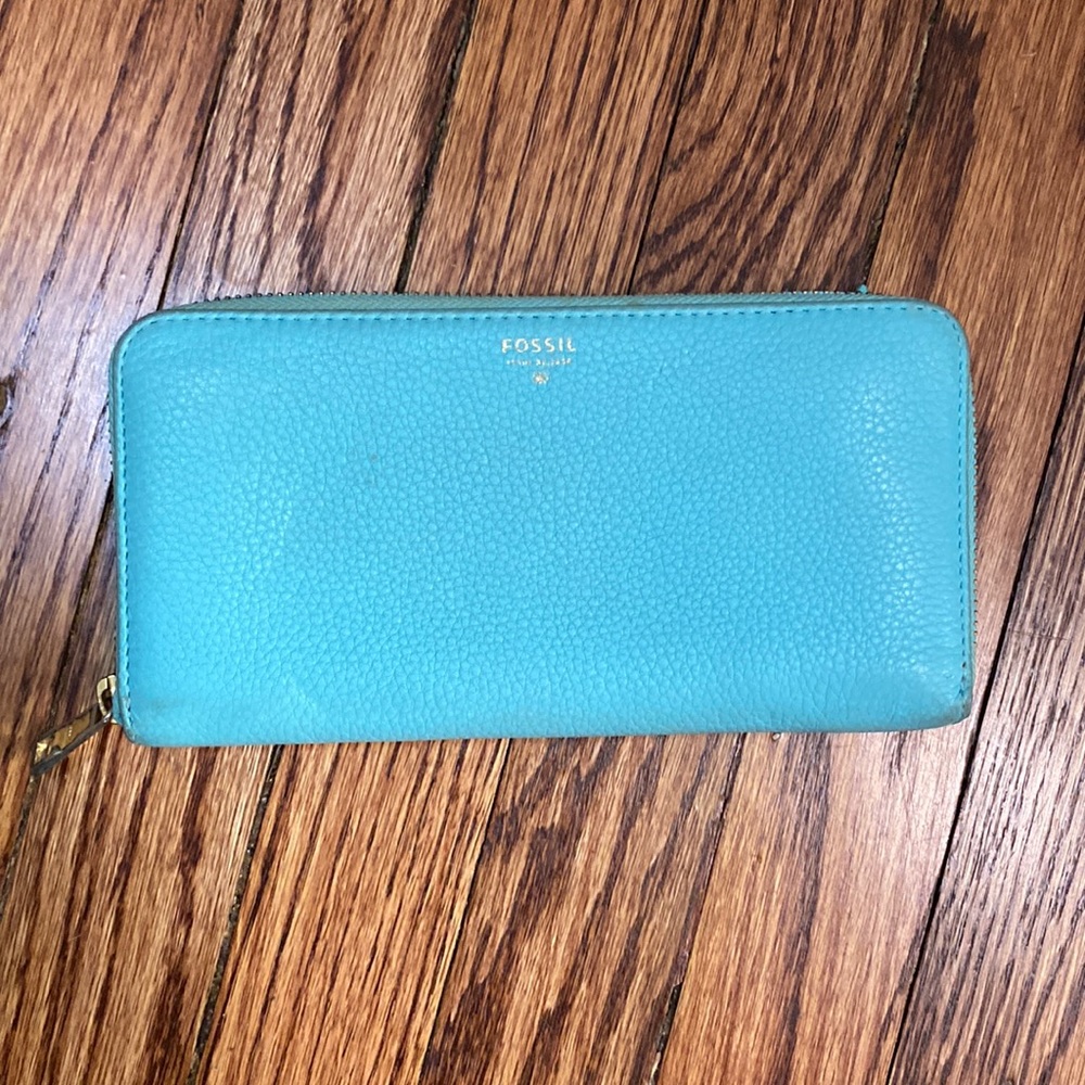 Light blue fossil wallet
